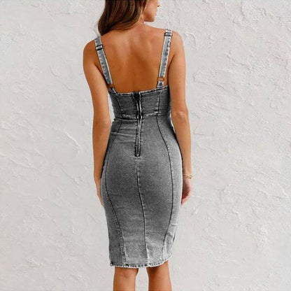 ROBE EN JEAN À BRETELLES