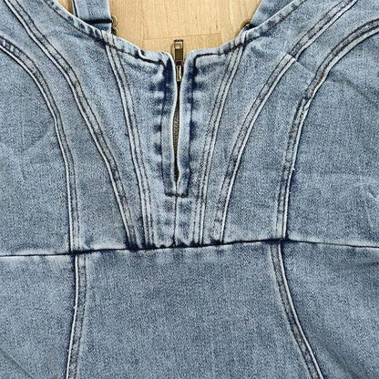 ROBE EN JEAN À BRETELLES