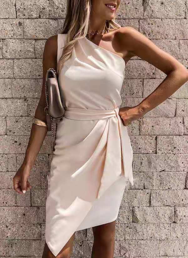 ROBE DE FÊTE ASYMÉTRIQUE